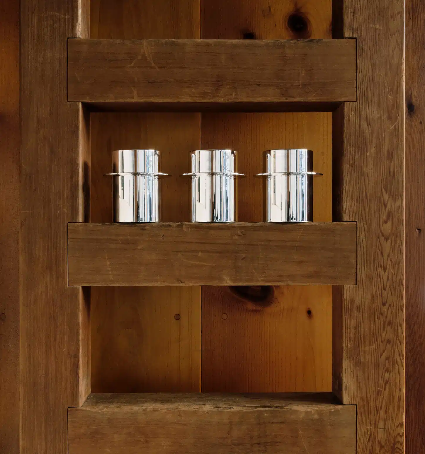 Gobelets de la collection Dinner Service par Donald Judd