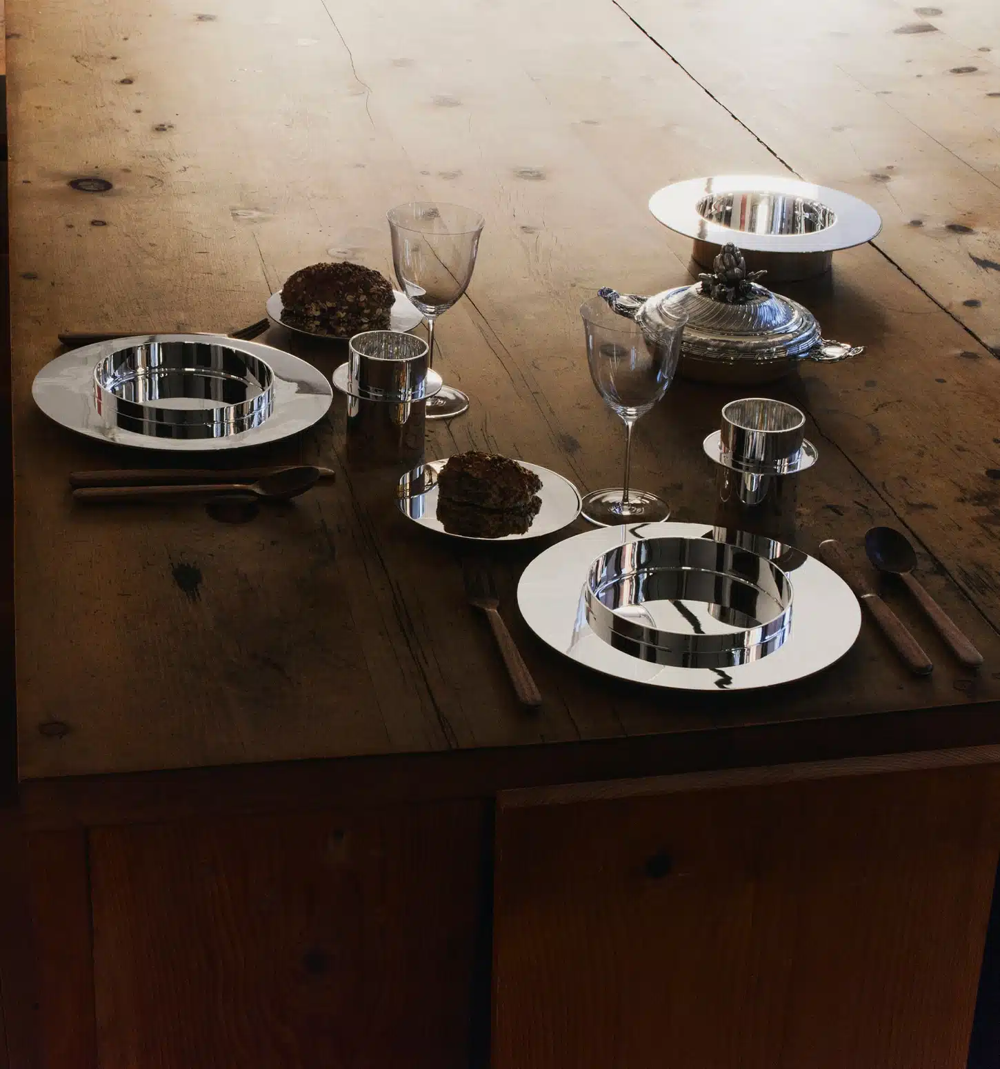 Assiette à dessert, assiette à pain et assiette creuse de la collection Dinner Service par Donald Judd